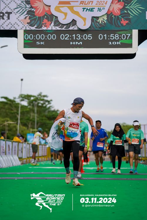 Race photo from Arutmin Borneo Run 2024
