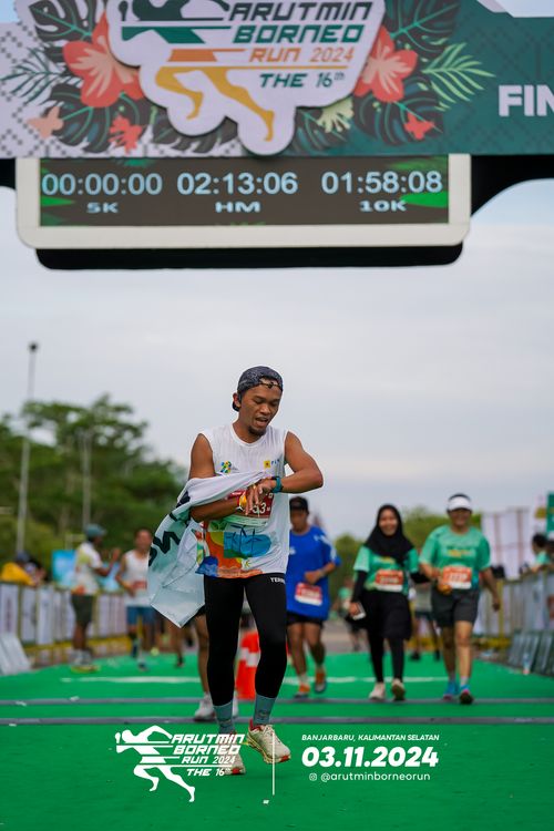 Race photo from Arutmin Borneo Run 2024