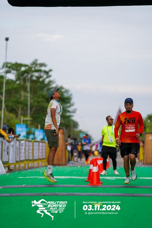 Race photo from Arutmin Borneo Run 2024