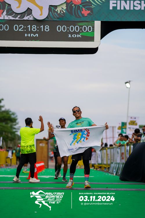 Race photo from Arutmin Borneo Run 2024