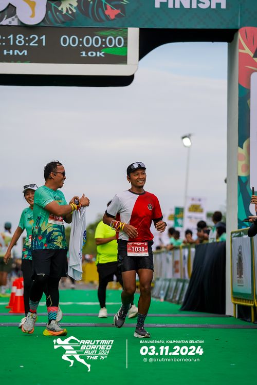 Race photo from Arutmin Borneo Run 2024