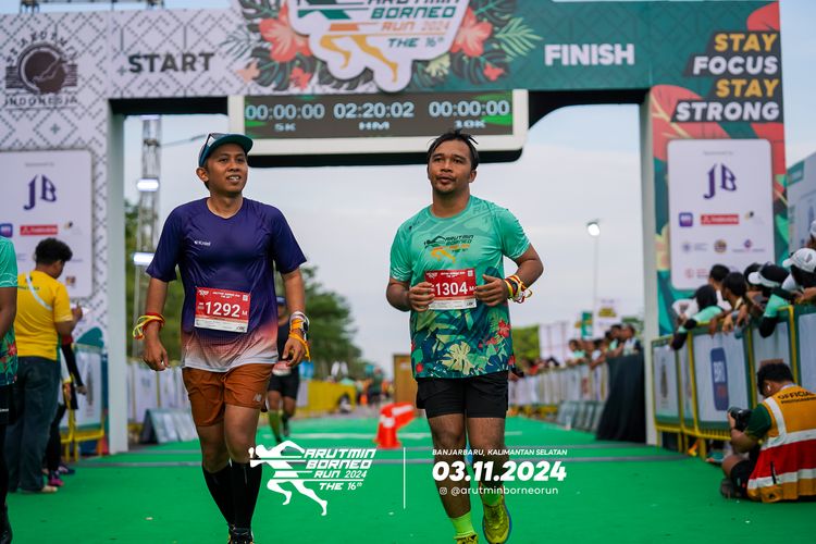 Race photo from Arutmin Borneo Run 2024