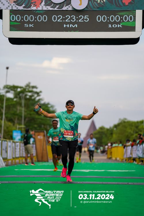 Race photo from Arutmin Borneo Run 2024