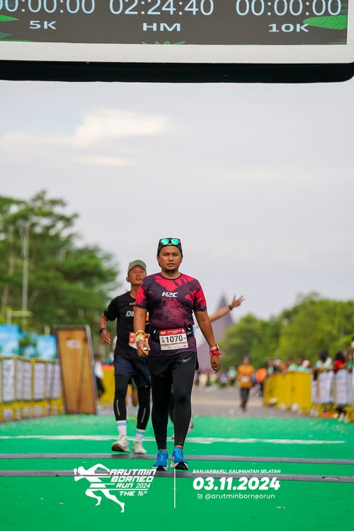 Race photo from Arutmin Borneo Run 2024