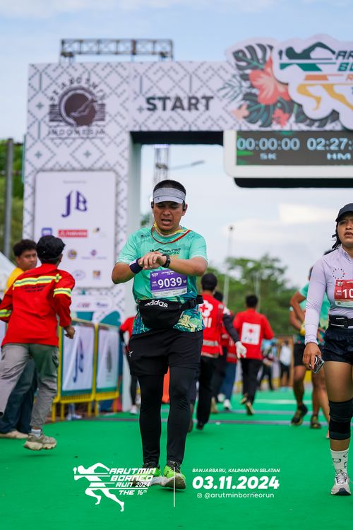 Race photo from Arutmin Borneo Run 2024