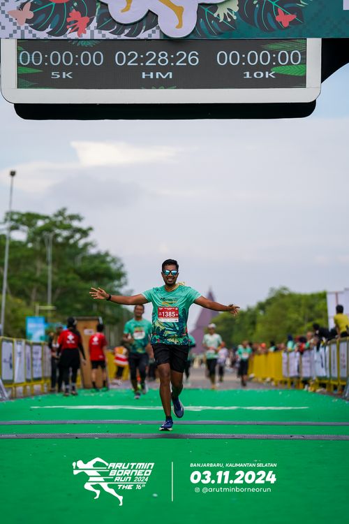 Race photo from Arutmin Borneo Run 2024
