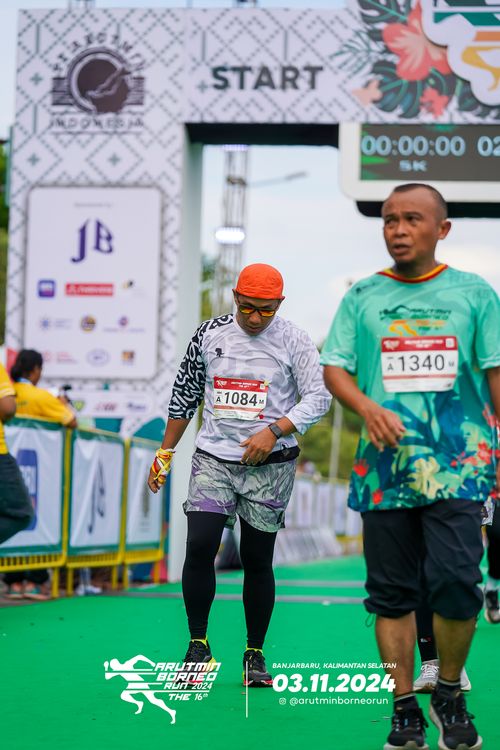 Race photo from Arutmin Borneo Run 2024