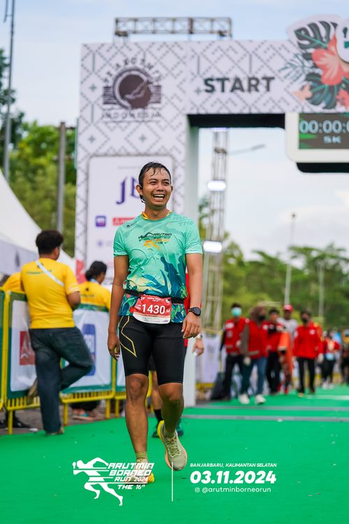 Race photo from Arutmin Borneo Run 2024