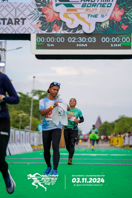 Race photo from Arutmin Borneo Run 2024
