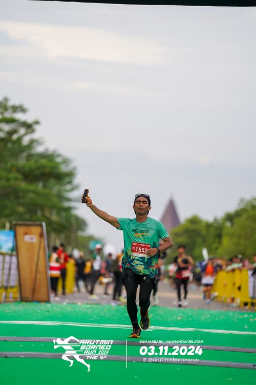 Race photo from Arutmin Borneo Run 2024
