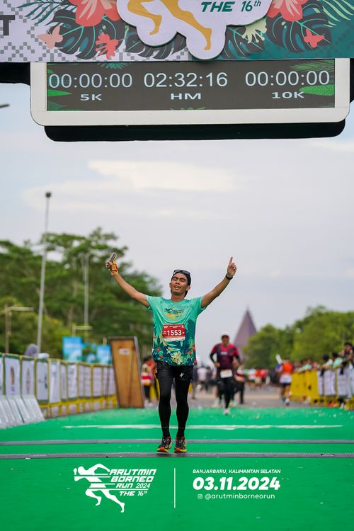 Race photo from Arutmin Borneo Run 2024
