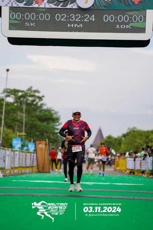 Race photo from Arutmin Borneo Run 2024