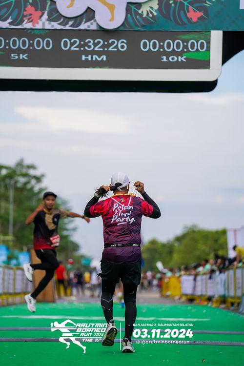 Race photo from Arutmin Borneo Run 2024