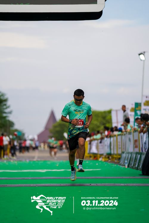 Race photo from Arutmin Borneo Run 2024