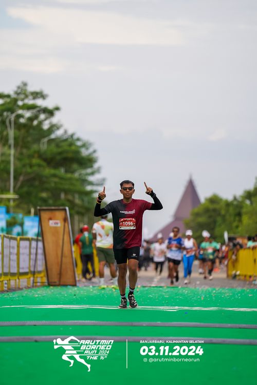 Race photo from Arutmin Borneo Run 2024