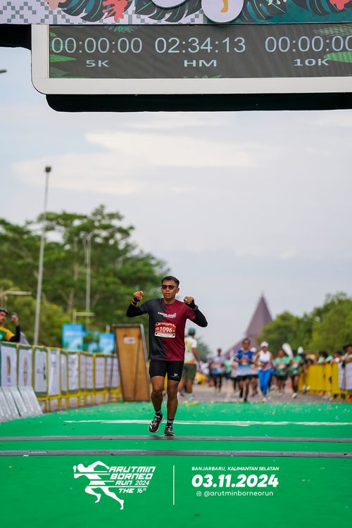 Race photo from Arutmin Borneo Run 2024