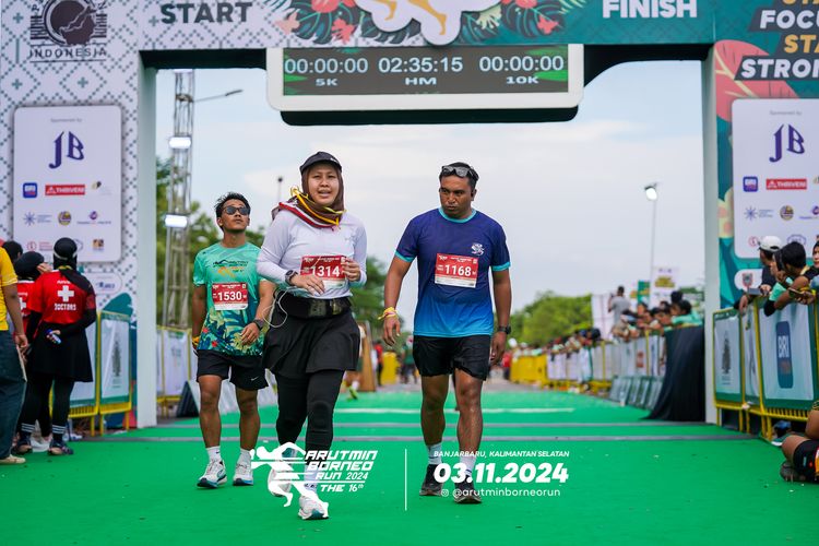 Race photo from Arutmin Borneo Run 2024