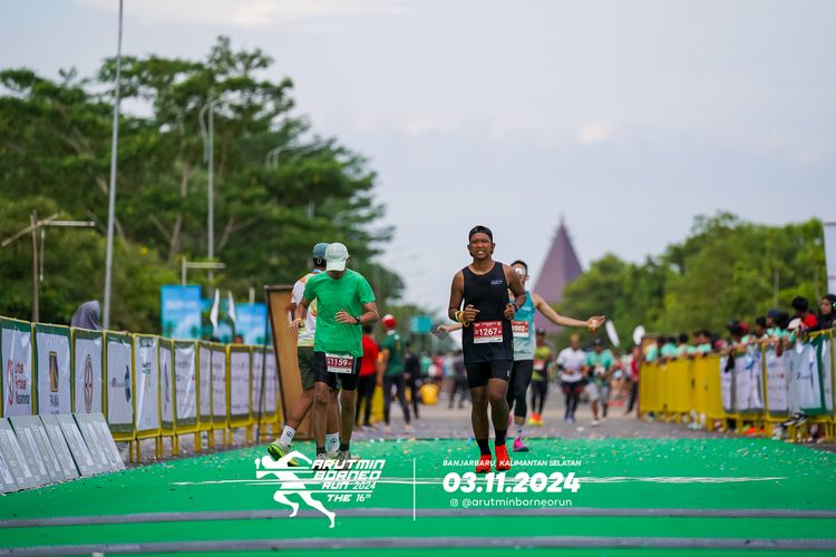 Race photo from Arutmin Borneo Run 2024