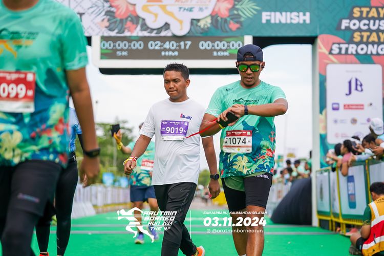 Race photo from Arutmin Borneo Run 2024