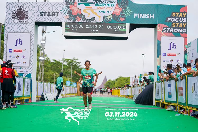 Race photo from Arutmin Borneo Run 2024
