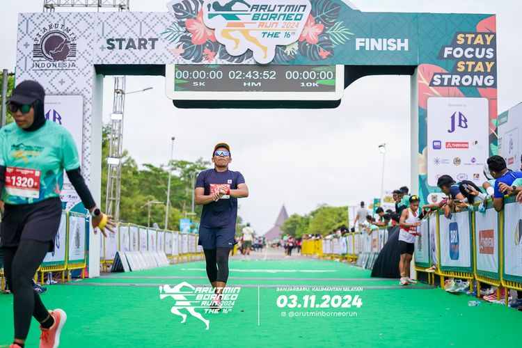 Race photo from Arutmin Borneo Run 2024