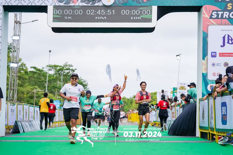 Race photo from Arutmin Borneo Run 2024