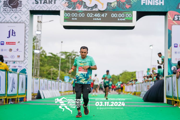 Race photo from Arutmin Borneo Run 2024