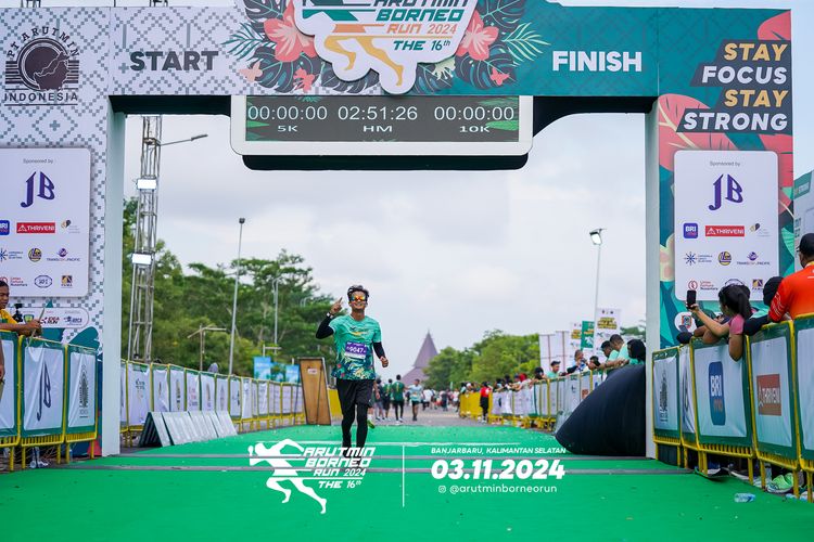 Race photo from Arutmin Borneo Run 2024