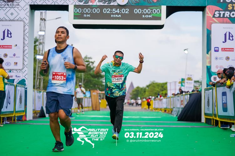 Race photo from Arutmin Borneo Run 2024