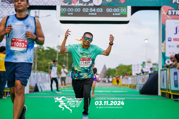 Race photo from Arutmin Borneo Run 2024