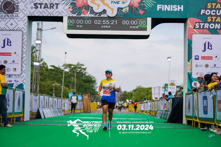 Race photo from Arutmin Borneo Run 2024