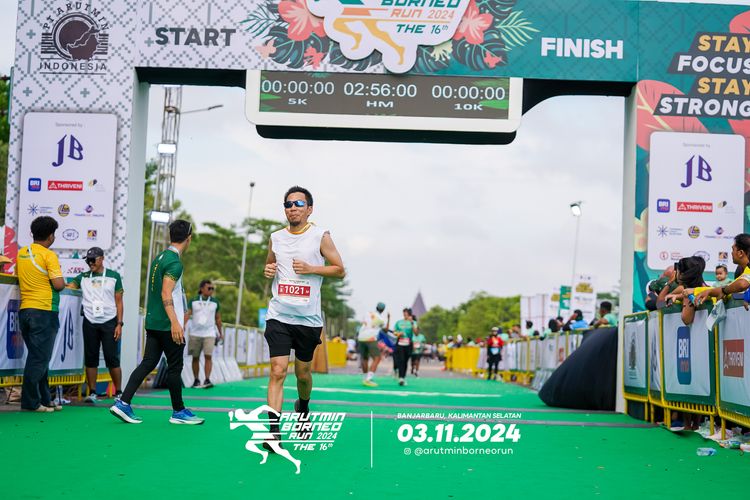 Race photo from Arutmin Borneo Run 2024