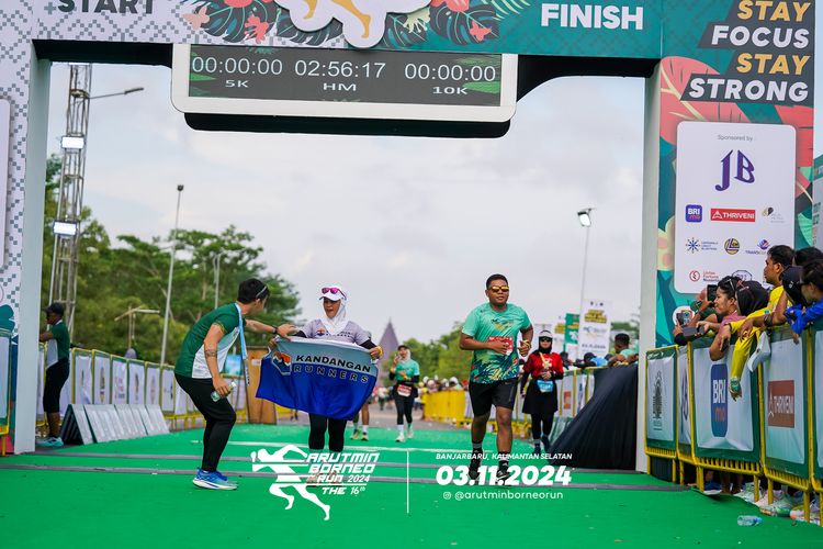 Race photo from Arutmin Borneo Run 2024
