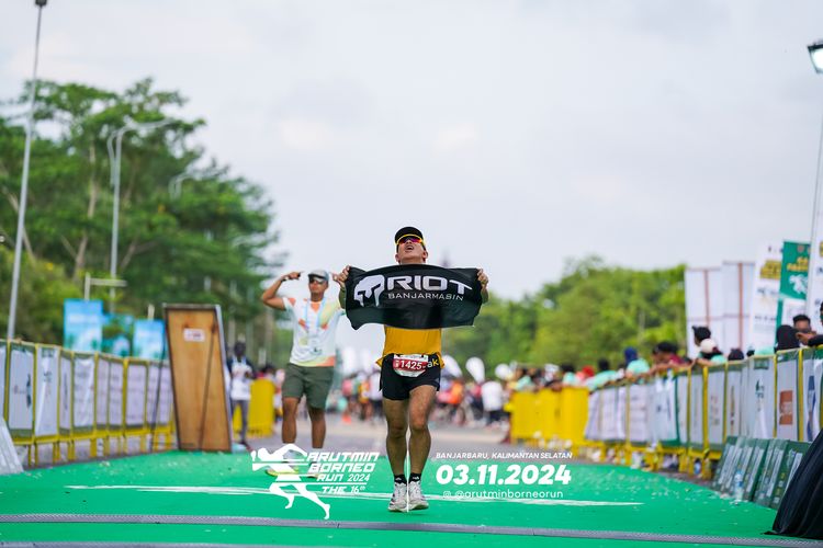 Race photo from Arutmin Borneo Run 2024
