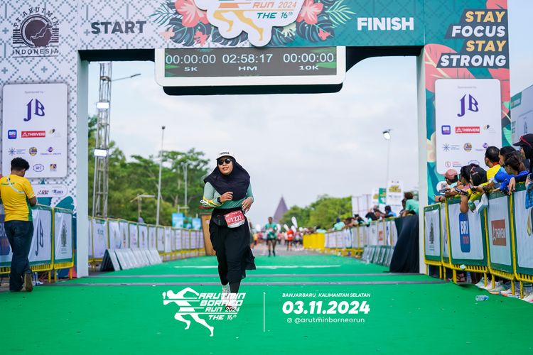 Race photo from Arutmin Borneo Run 2024