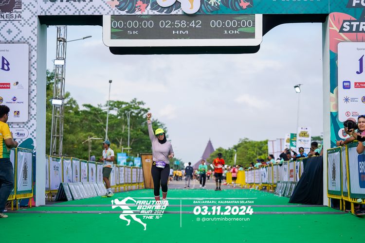 Race photo from Arutmin Borneo Run 2024