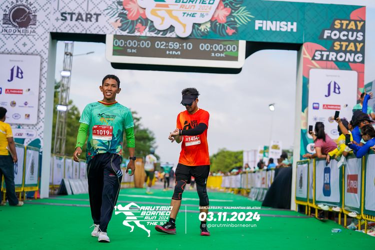 Race photo from Arutmin Borneo Run 2024