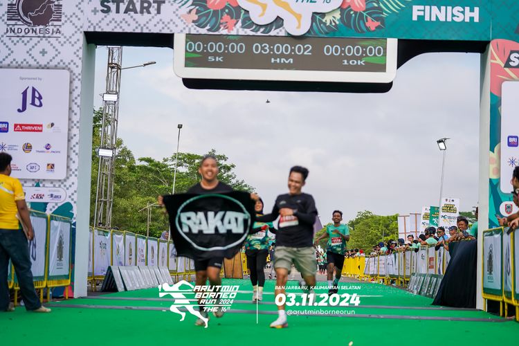 Race photo from Arutmin Borneo Run 2024