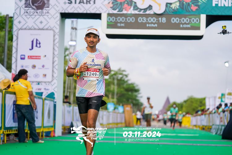 Race photo from Arutmin Borneo Run 2024