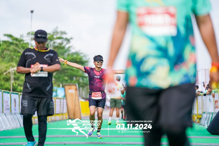 Race photo from Arutmin Borneo Run 2024