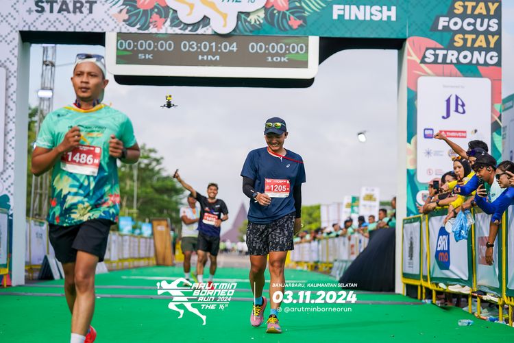 Race photo from Arutmin Borneo Run 2024