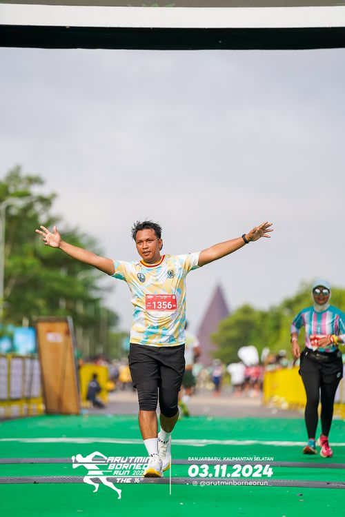 Race photo from Arutmin Borneo Run 2024