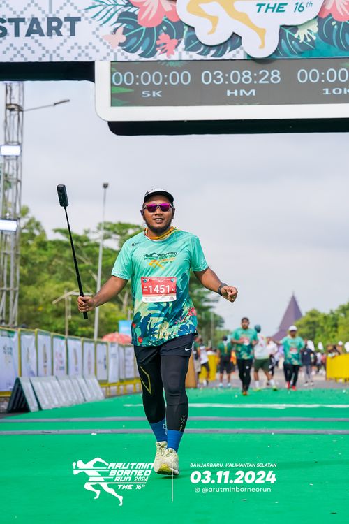 Race photo from Arutmin Borneo Run 2024