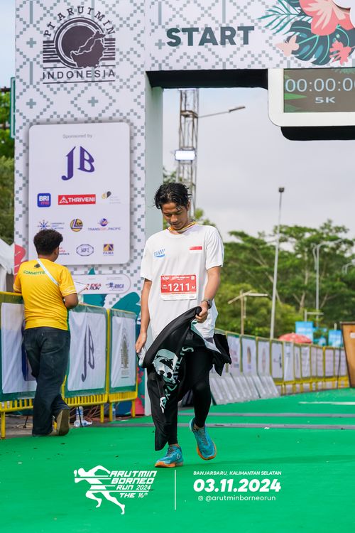 Race photo from Arutmin Borneo Run 2024