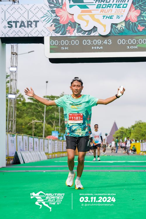 Race photo from Arutmin Borneo Run 2024
