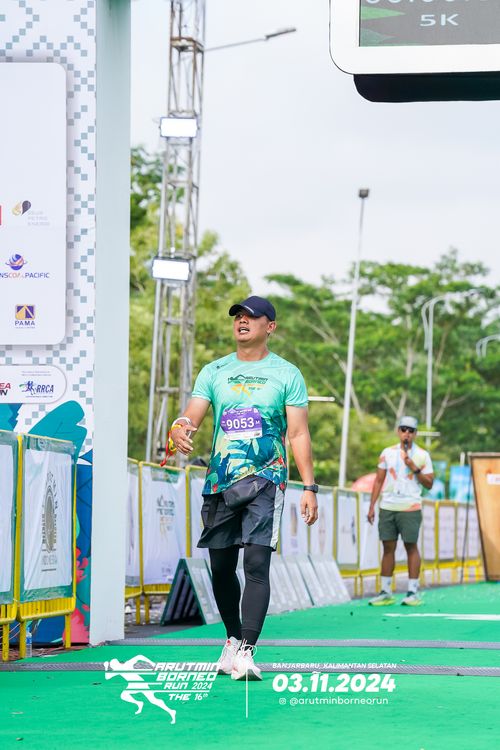 Race photo from Arutmin Borneo Run 2024