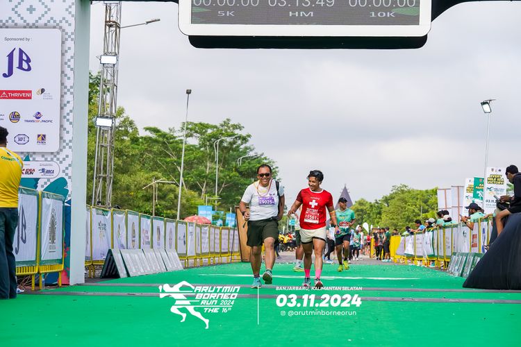 Race photo from Arutmin Borneo Run 2024