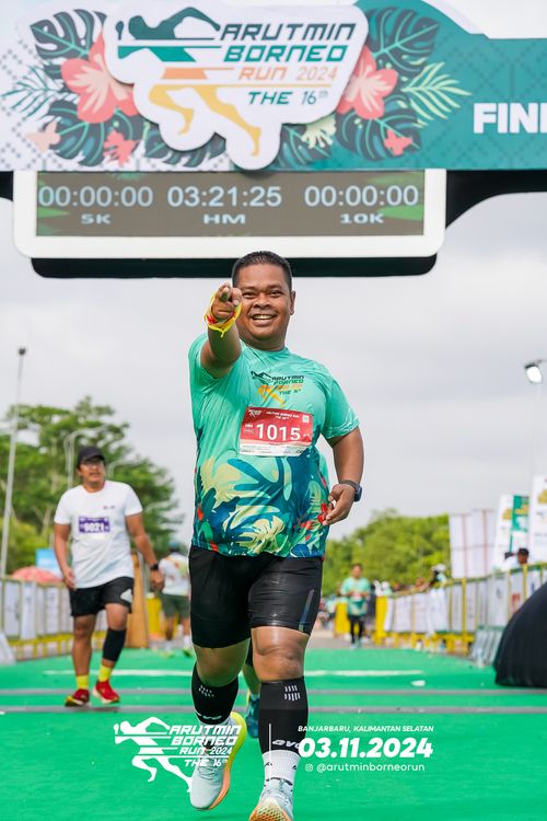 Race photo from Arutmin Borneo Run 2024