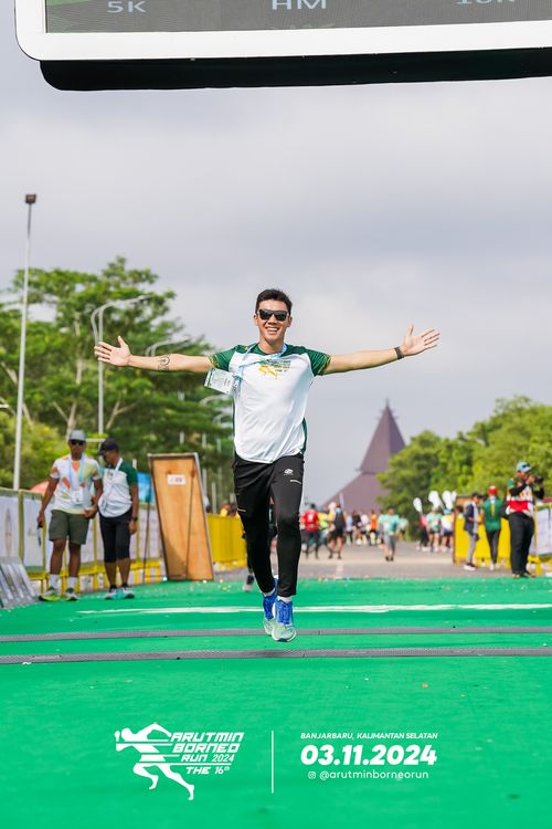 Race photo from Arutmin Borneo Run 2024