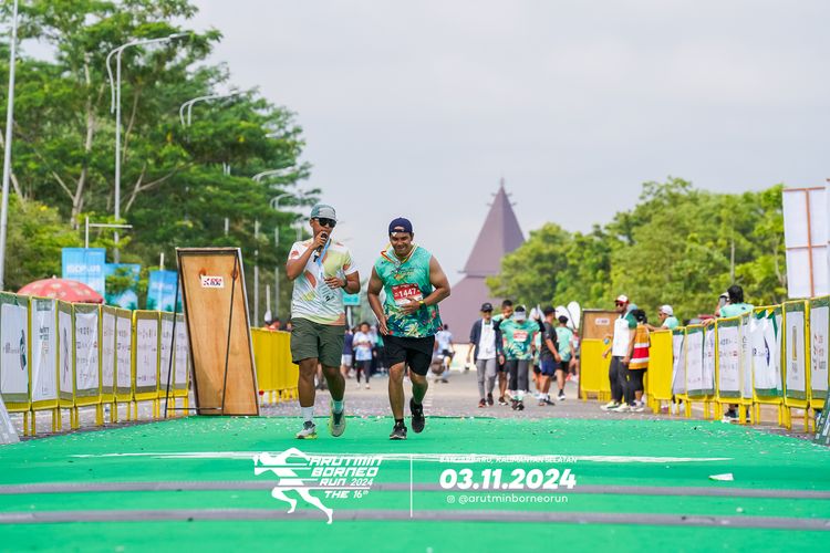 Race photo from Arutmin Borneo Run 2024